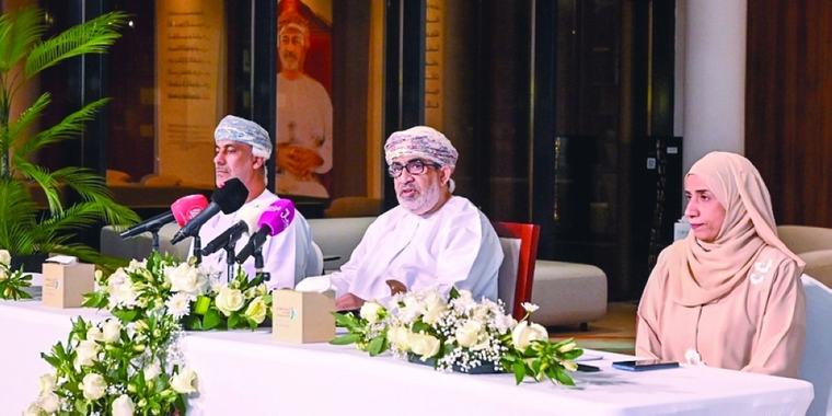 سلطنة عُمان تدشّن نتائج مشروع مسح دخل وإنفاق الأسرة بالذكاء الاصطناعي