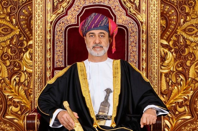 جلالةُ السُّلطان والرئيس الفرنسي يتبادلان وجهات النظر حول أبرز القضايا الراهنة